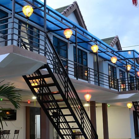 Sunshine Homestay Фонг Нха Екстериор снимка