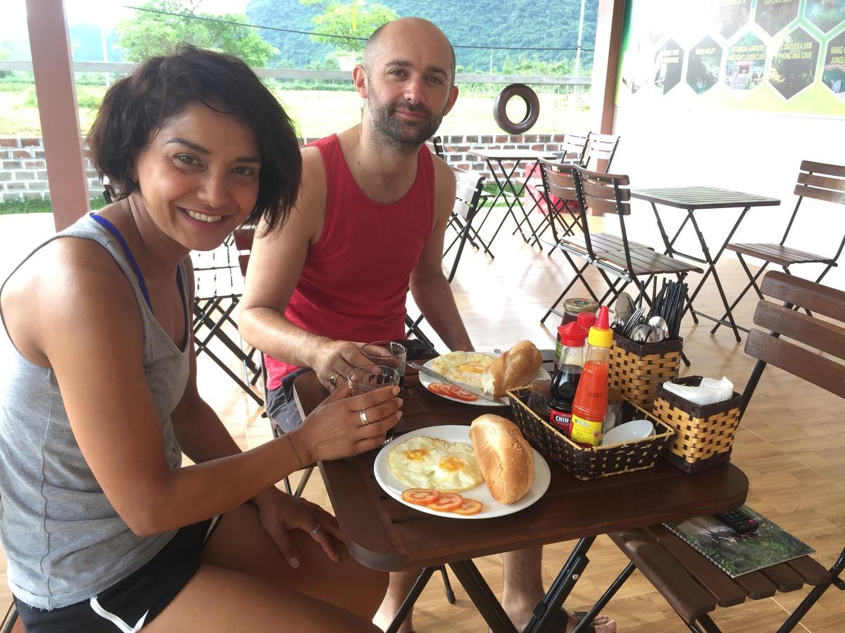 Sunshine Homestay Фонг Нха Екстериор снимка