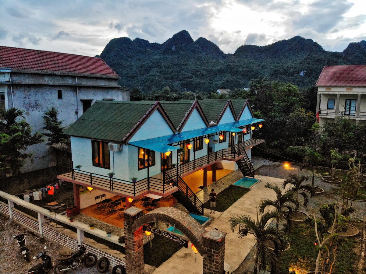 Sunshine Homestay Фонг Нха Екстериор снимка