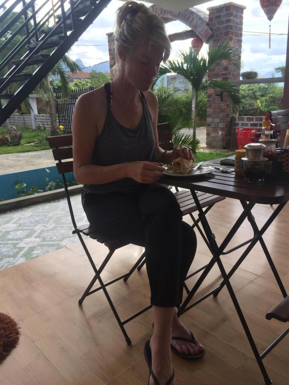 Sunshine Homestay Фонг Нха Екстериор снимка